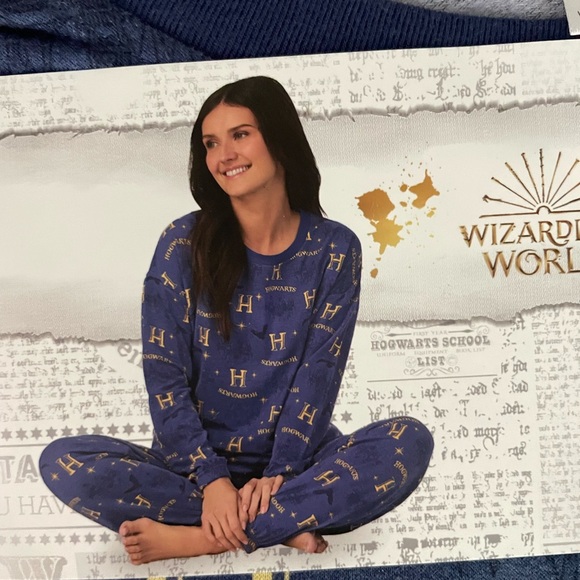 Harry Potter Hogwarts Lounge Set - Blue - Picture 2 of 3